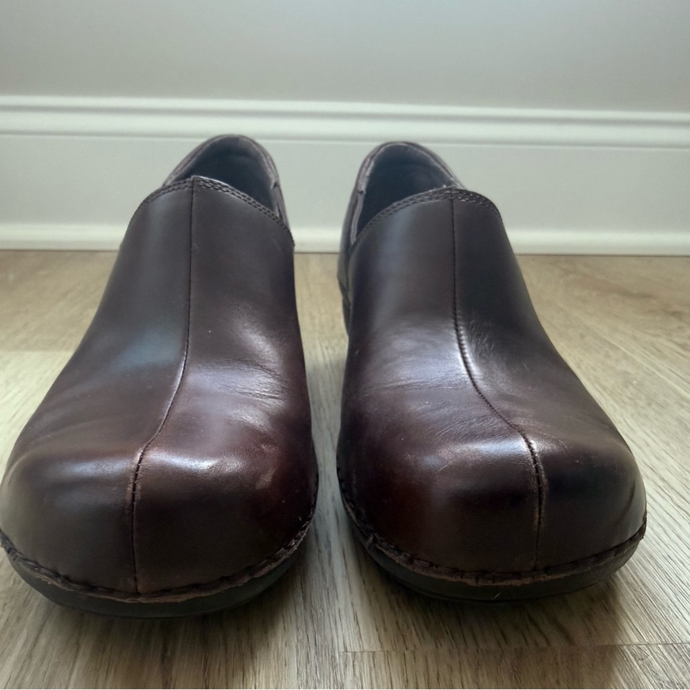 Patagonia Brown Leather Slip-On Clogs Mules Comfortable Size 7.5 - Picture 4 of 9